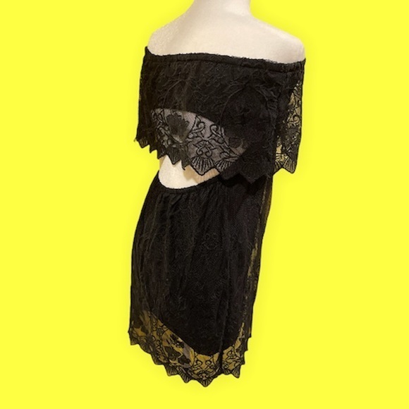 Express‎ Black Lace Overlay Open Back Dress Medium - Picture 2 of 6
